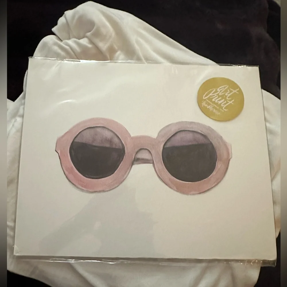 Pink Sunnies‎ Art Print by Thimblepress